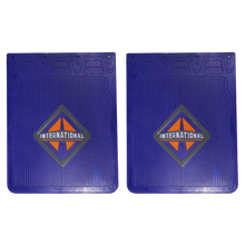 LODERA DE HULE C/EMBLEMA ROMBO P/INTERNATIONAL FV 24 X 30 AZUL
