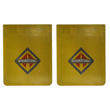 LODERA DE HULE C/EMBLEMA ROMBO P/INTERNATIONAL FV 24 X 30 AMARILLO